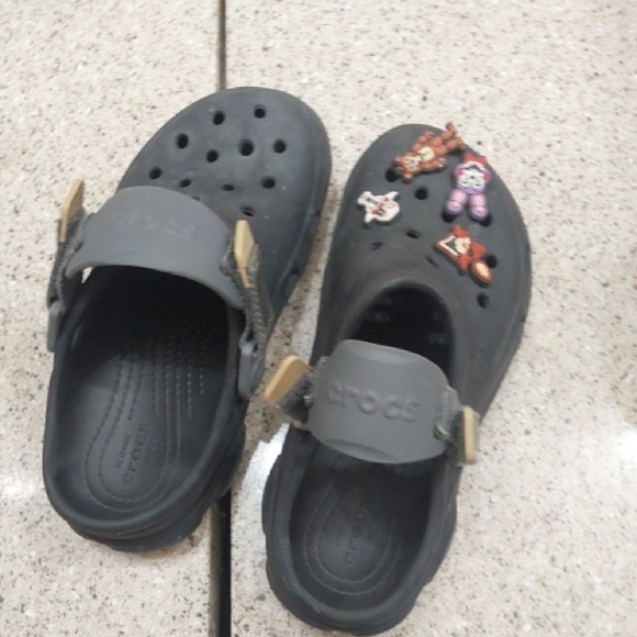 CROCS Kids Black Sandals with Colorful Charms - Picture 6 of 6